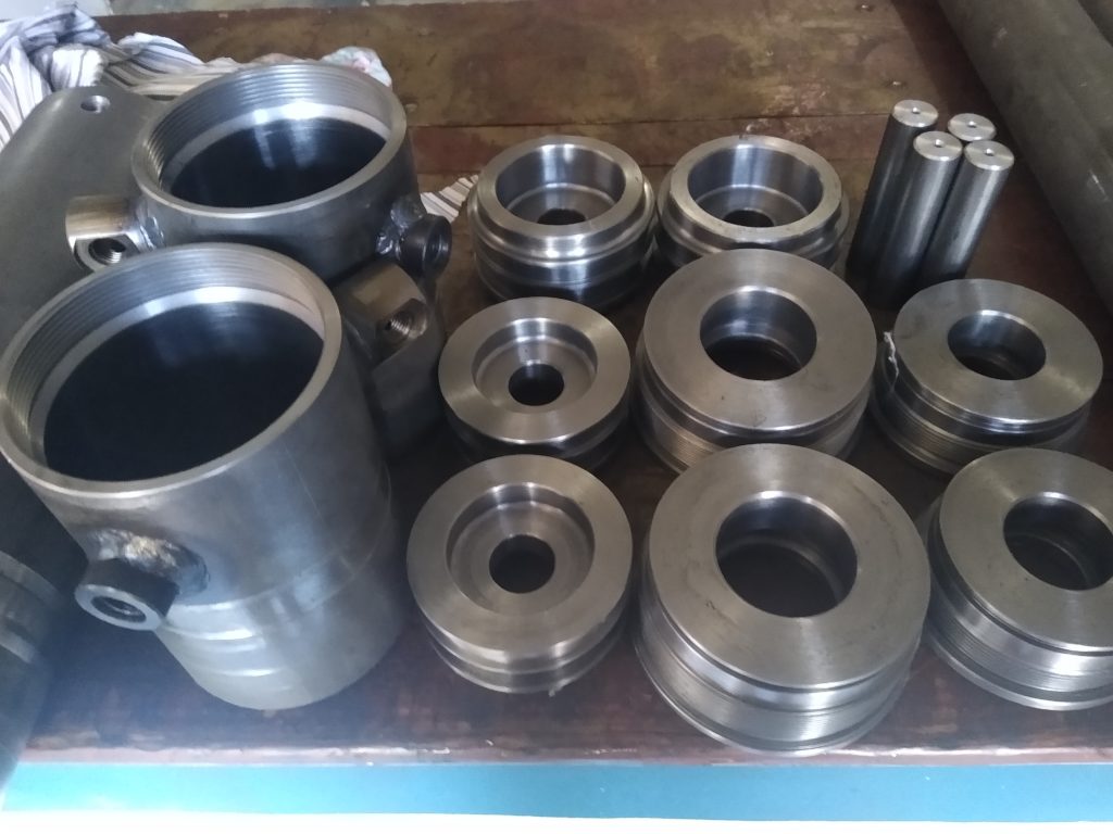 Projette Parafusos fotos de usinagem de peças 08